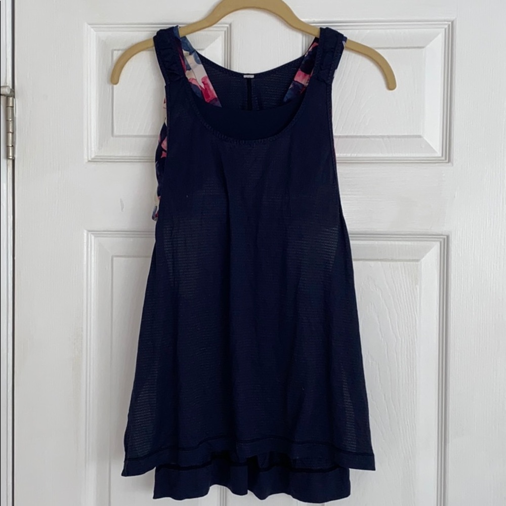 Lululemon workout top